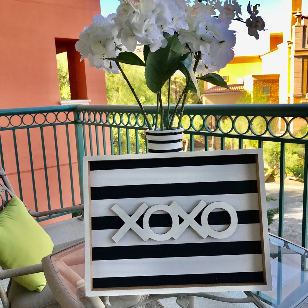 ✅NEW✅ XOXO wooden wall hanging